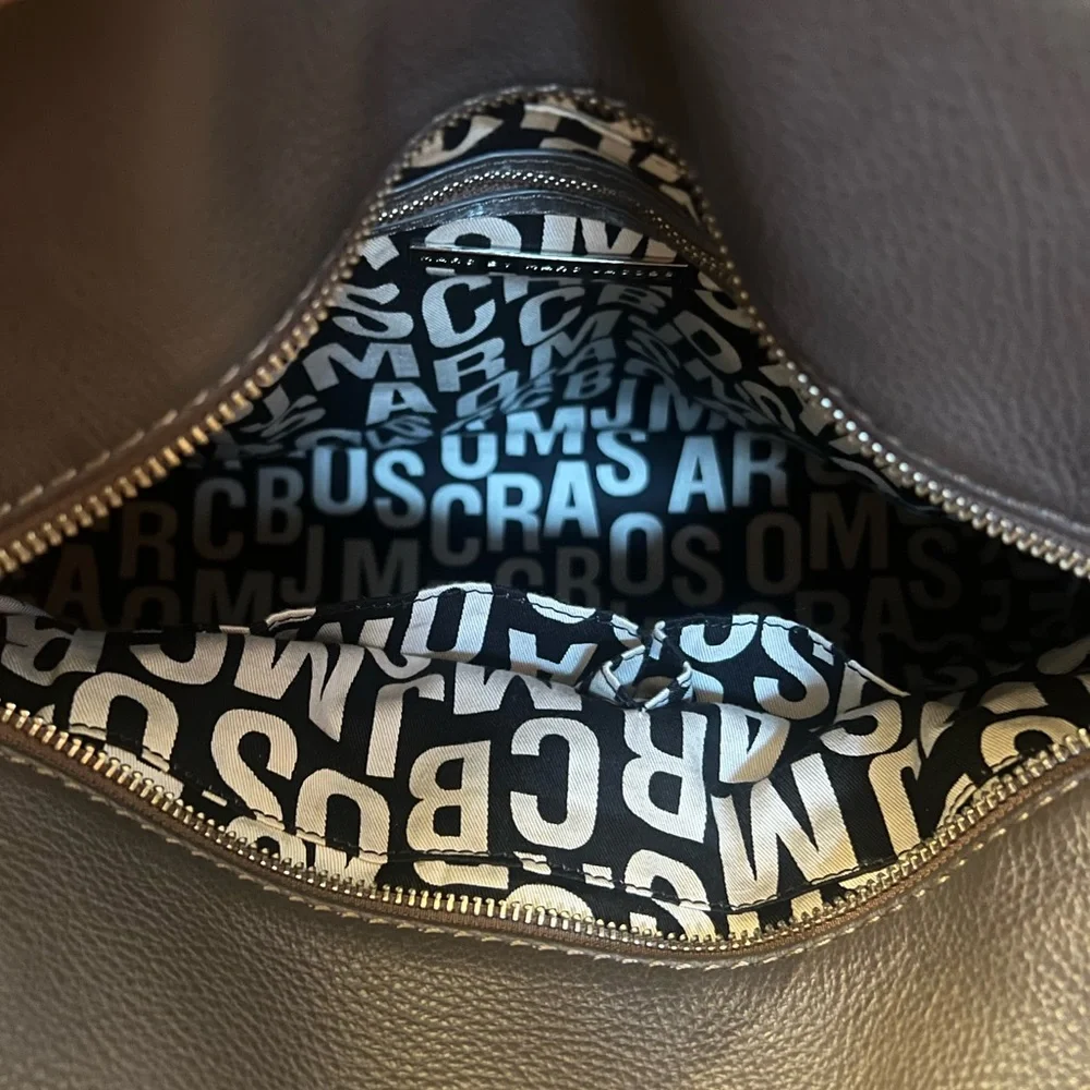 Marc by Marc Jacobs Silver Logo Shoulder Tote Bag - Picture 8 of 9